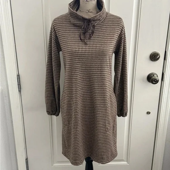 NWT Max Studio Brown Double Knit Houndstooth Bubble Sleeve Dress - Small - Picture 8 of 9